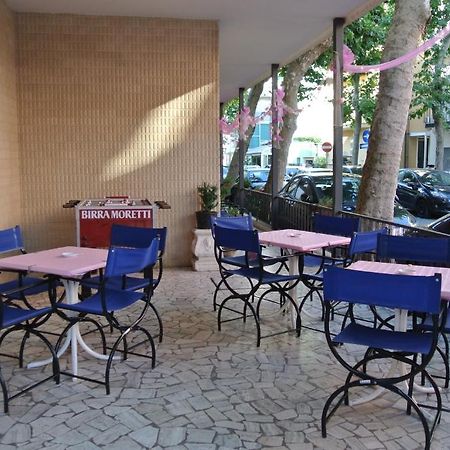 Hotel Zaghini Rimini Buitenkant foto