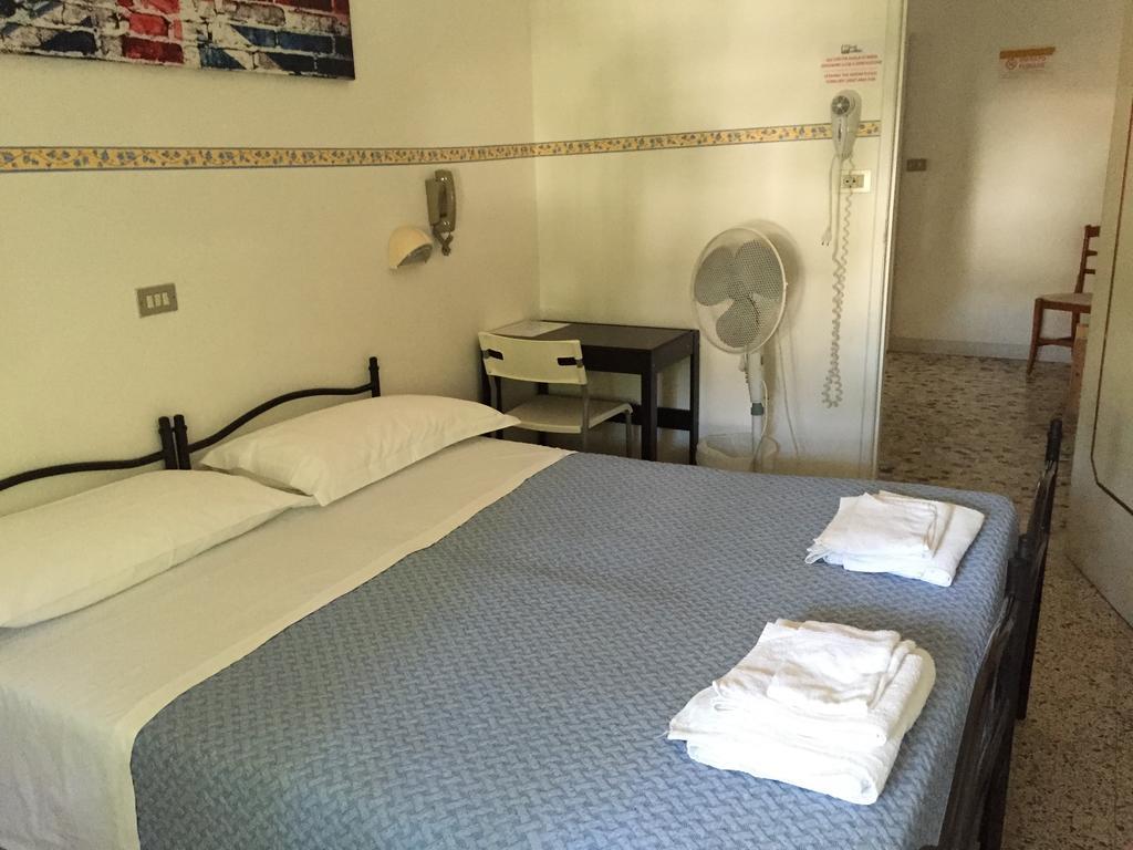 Hotel Zaghini Rimini Kamer foto