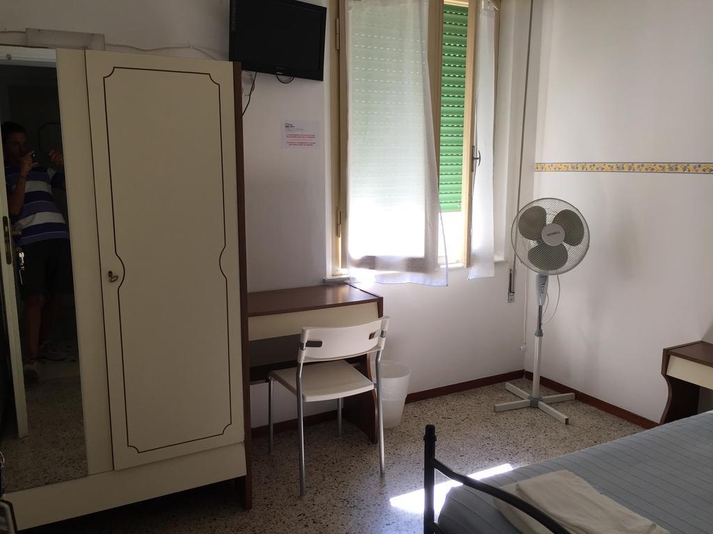 Hotel Zaghini Rimini Kamer foto