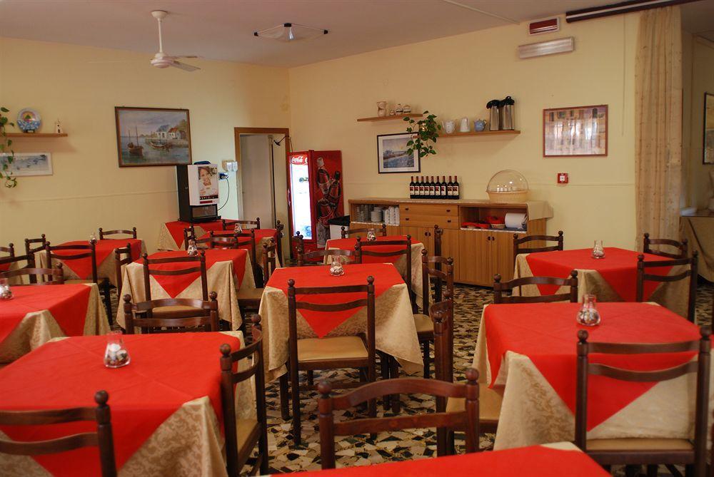 Hotel Zaghini Rimini Buitenkant foto