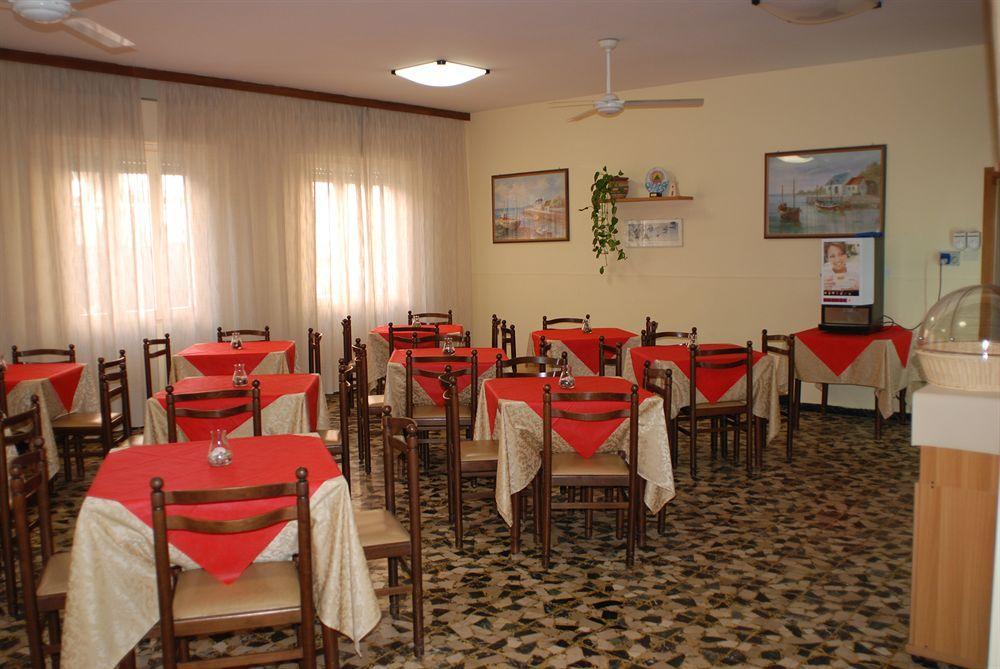 Hotel Zaghini Rimini Buitenkant foto