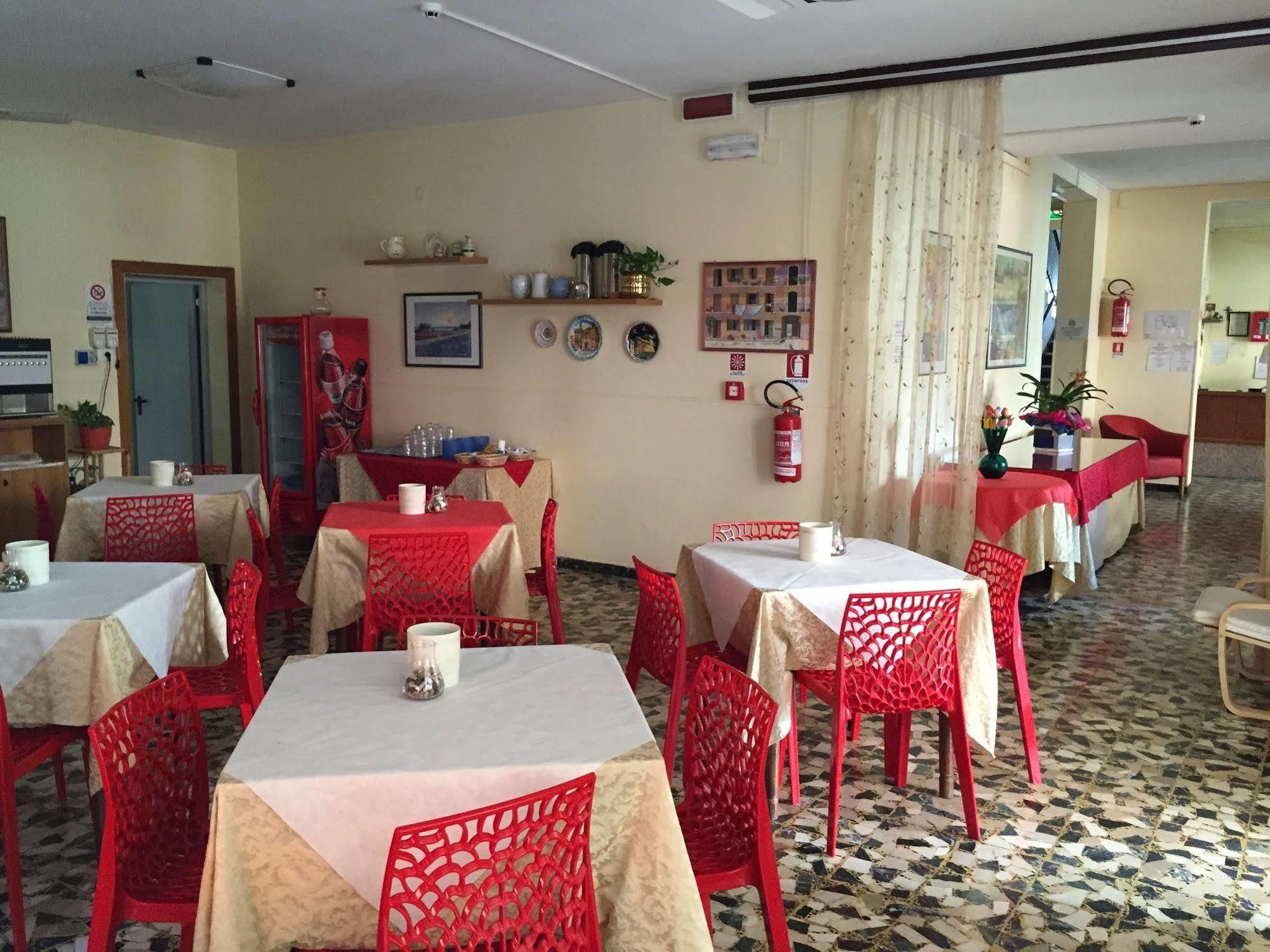 Hotel Zaghini Rimini Buitenkant foto