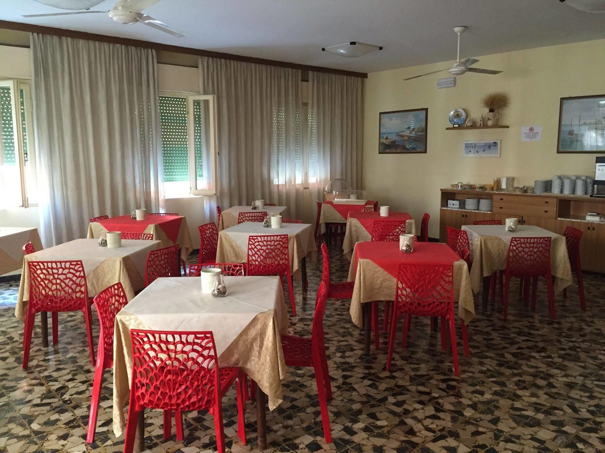 Hotel Zaghini Rimini Buitenkant foto