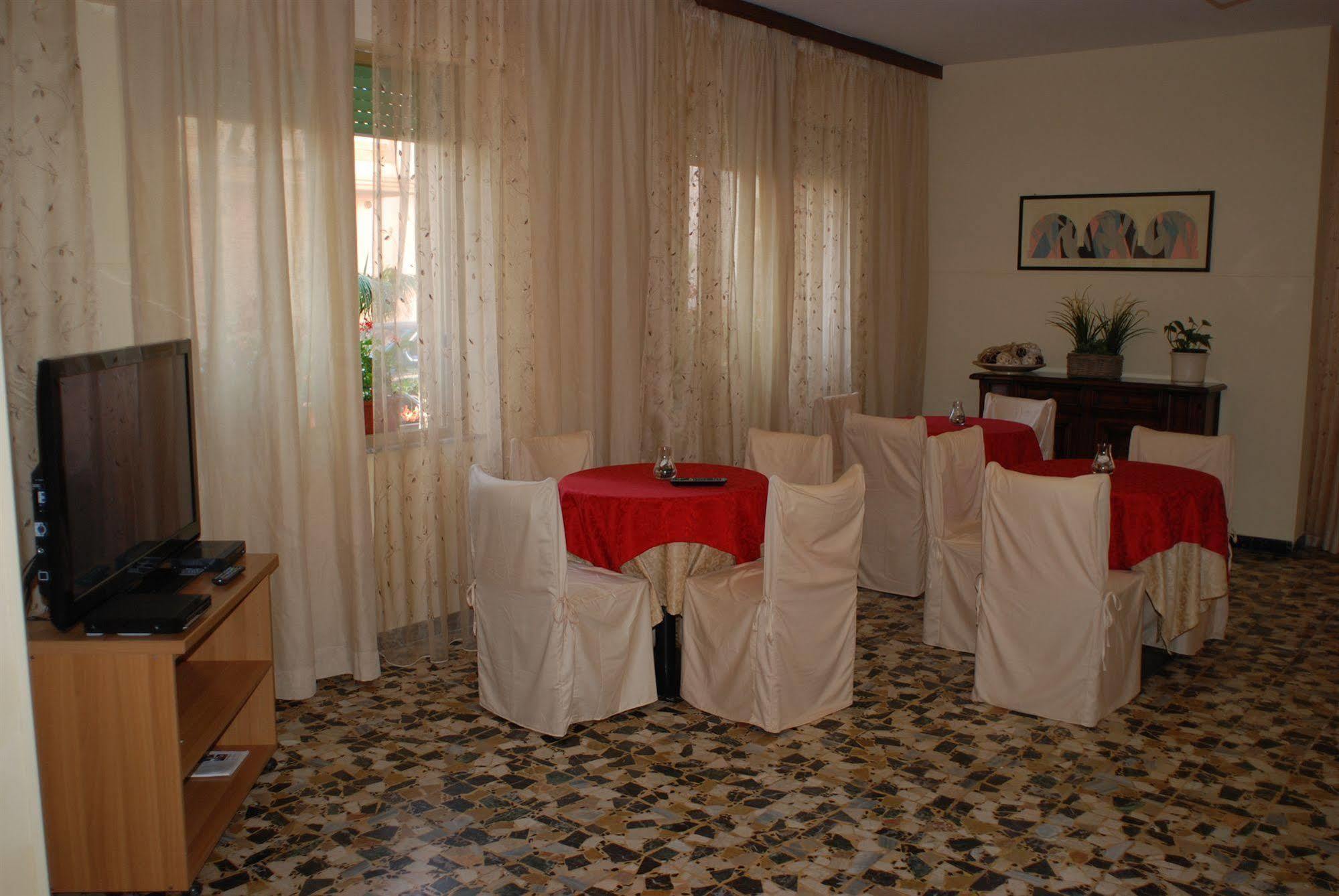 Hotel Zaghini Rimini Buitenkant foto
