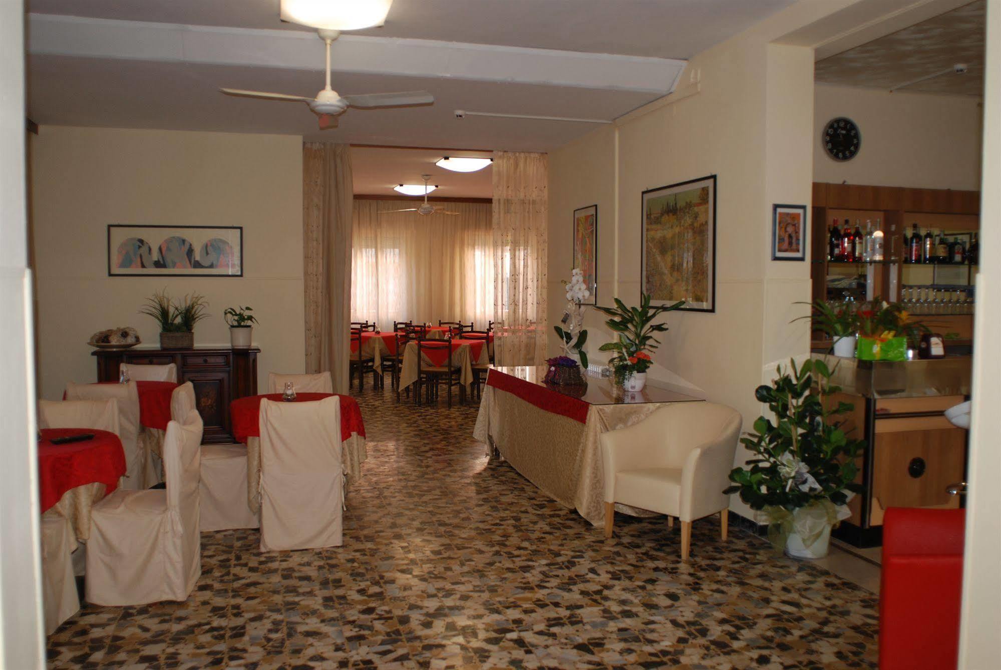 Hotel Zaghini Rimini Buitenkant foto